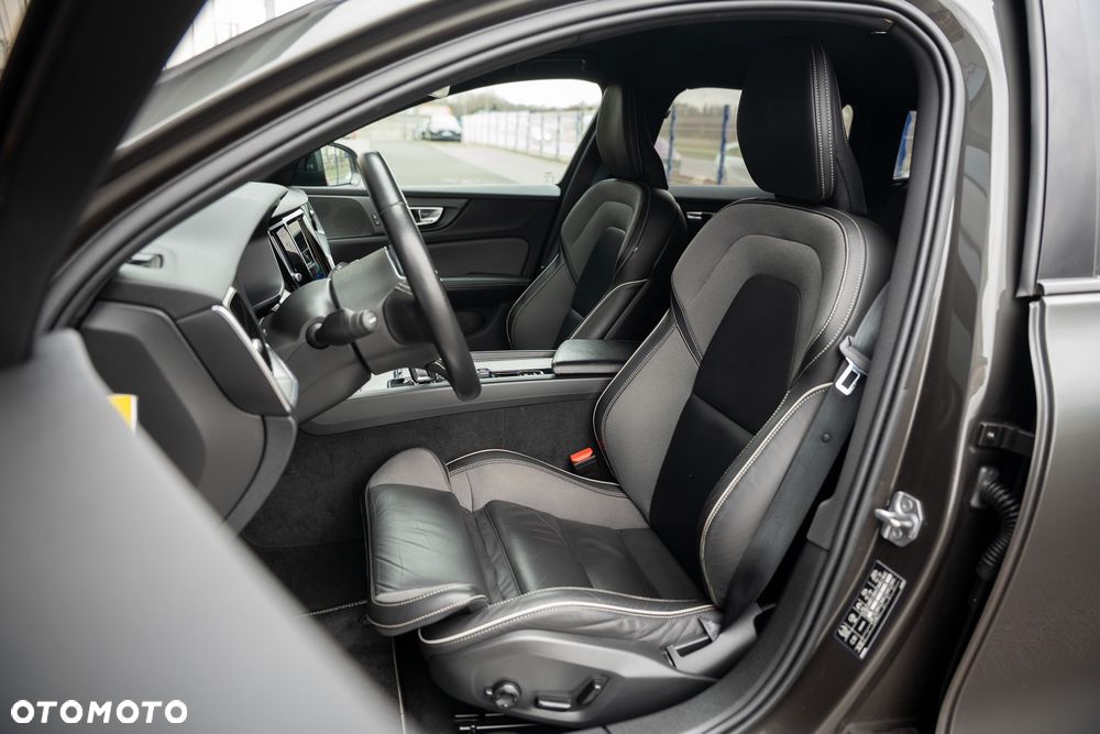 Volvo V60 B4 B Geartronic RDesign - 24