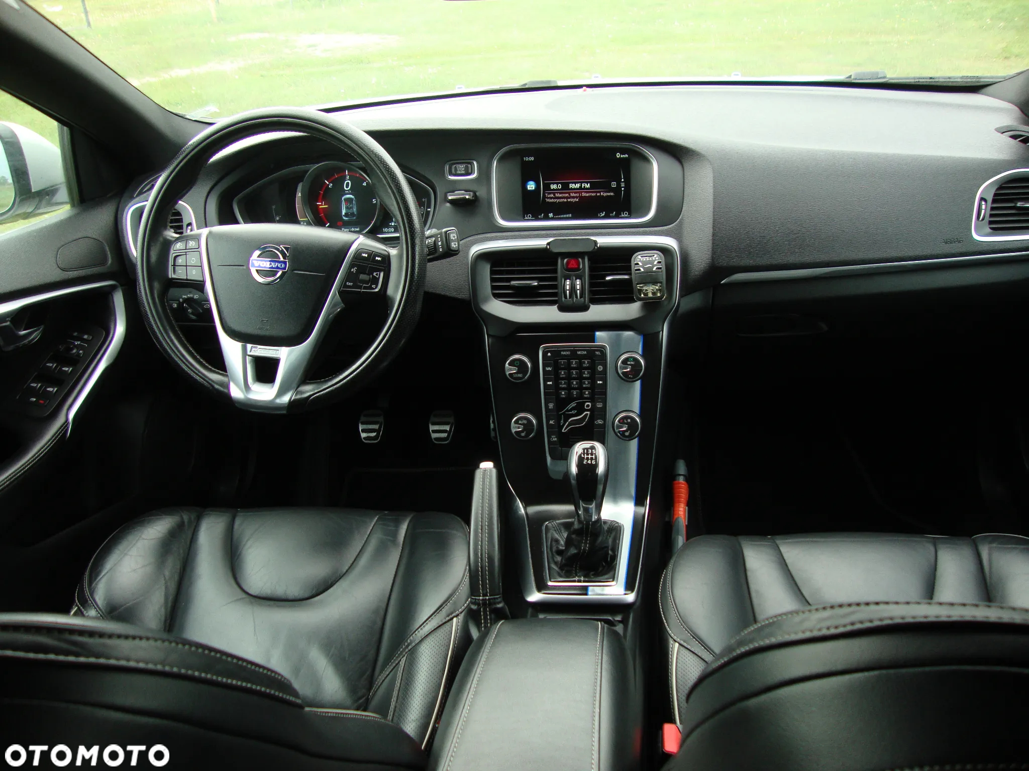 Volvo V40 - 25
