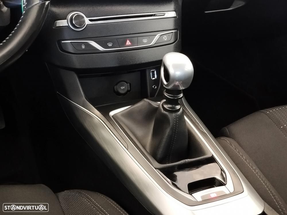 Peugeot 308 - 35