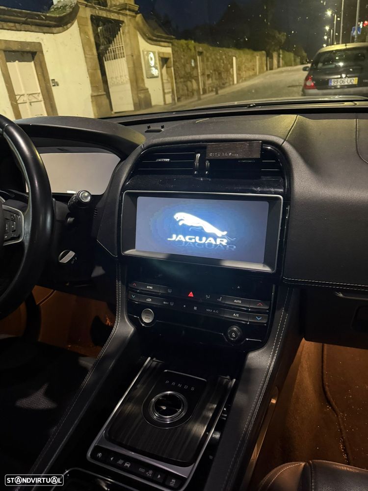 Jaguar F-Pace 20d AWD Aut. R-Sport - 10