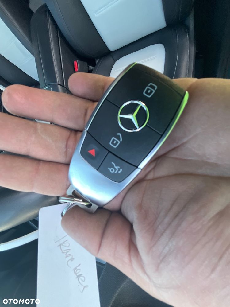 Mercedes-Benz GLB - 34