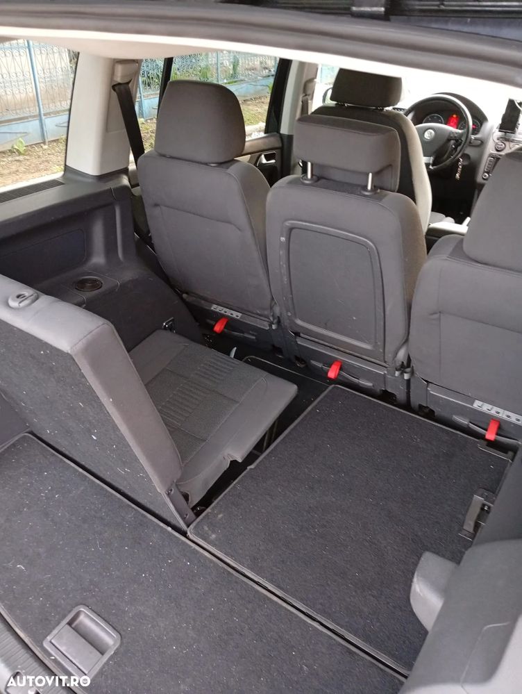 Volkswagen Touran 2.0 TDI DPF Trendline - 10