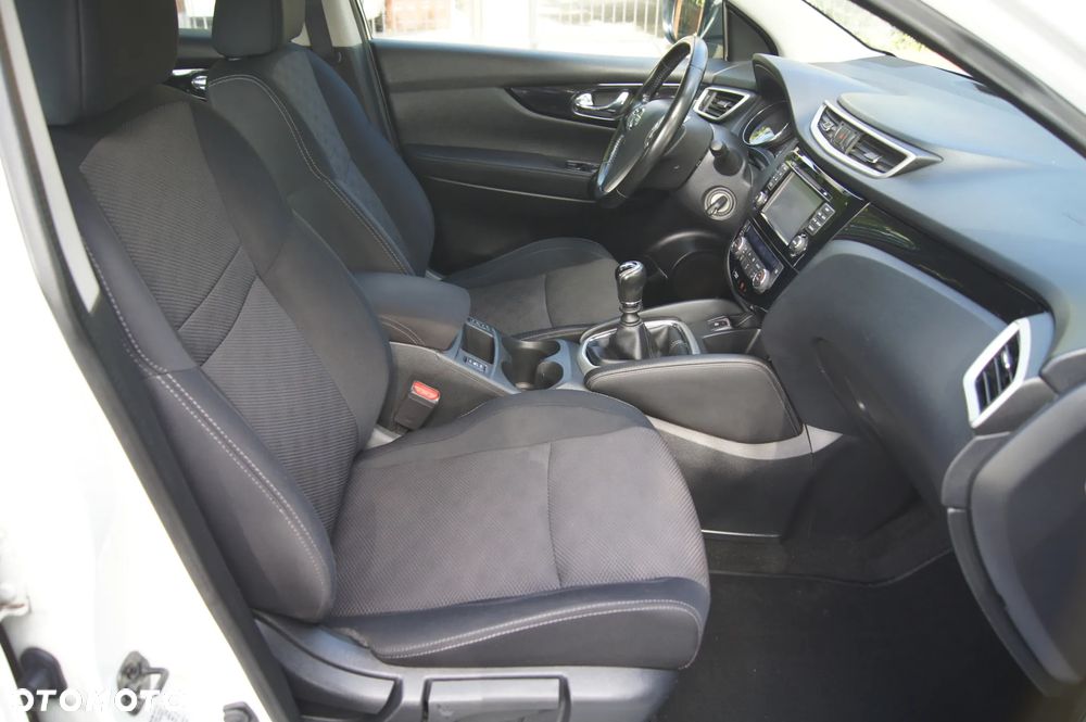 Nissan Qashqai 1.2 DIG-T N-Connecta - 28