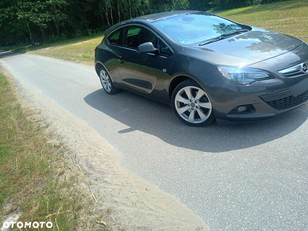 Opel Astra IV GTC 1.4 T Sport - 3