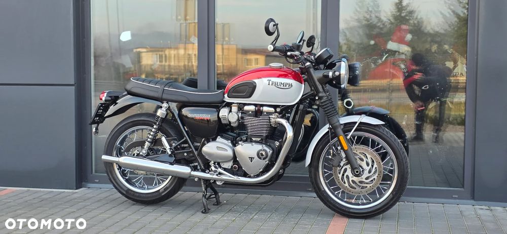 Triumph Bonneville - 3
