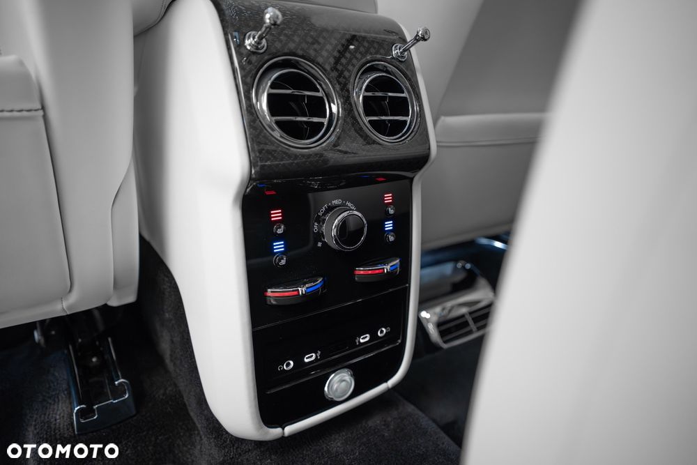 Rolls-Royce Cullinan Series II Black Badge - 11