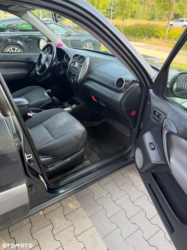Toyota RAV4 2.0 D-4D 4x4 - 11