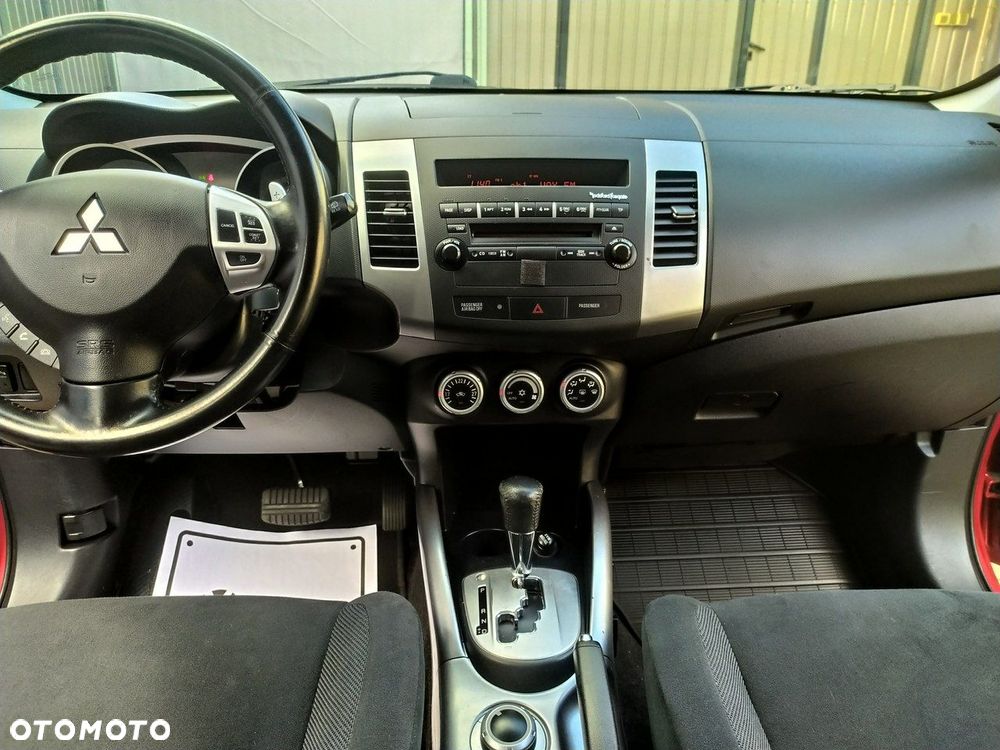 Mitsubishi Outlander 2.4 4WD CVT Intense - 18