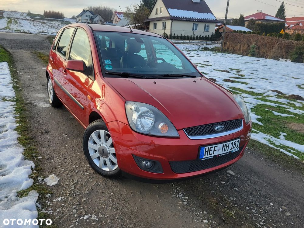 Ford Fiesta 1.6 Ghia - 8