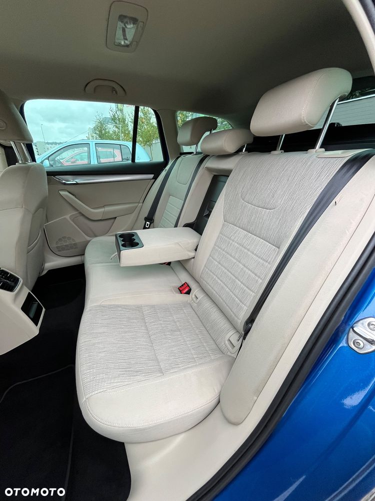 Skoda Octavia 1.8 TSI Elegance DSG - 25