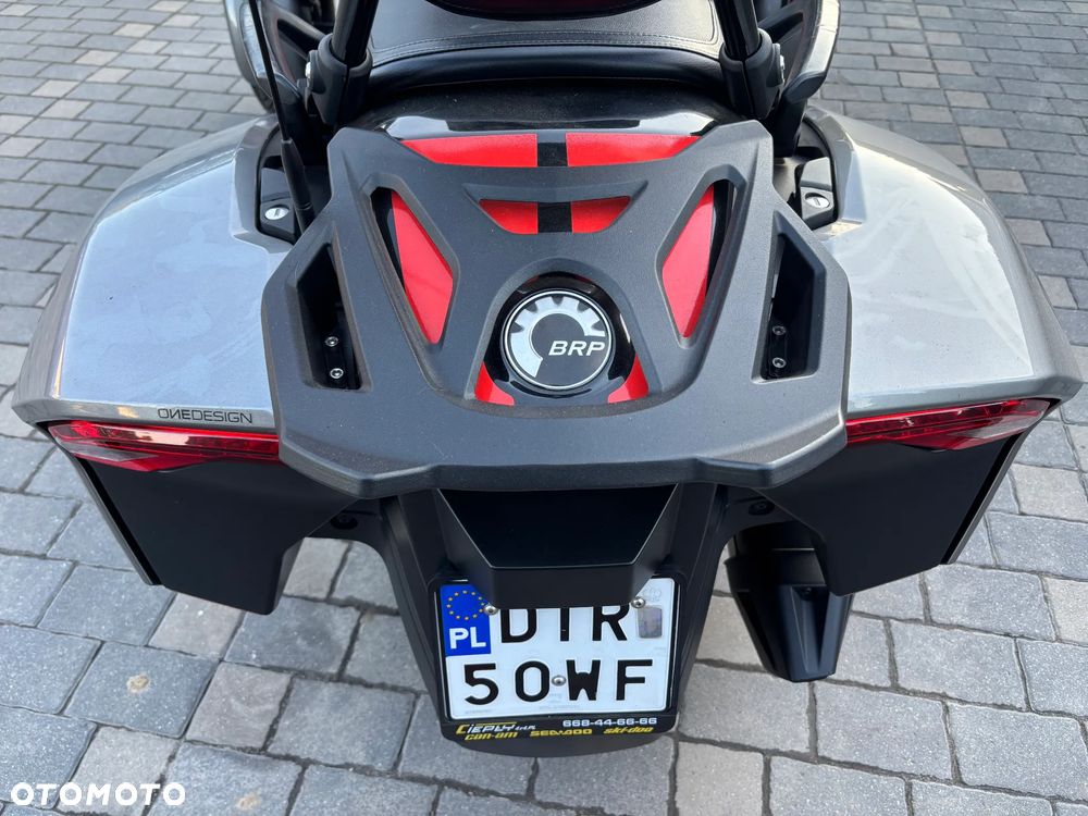 Can-Am Spyder - 20
