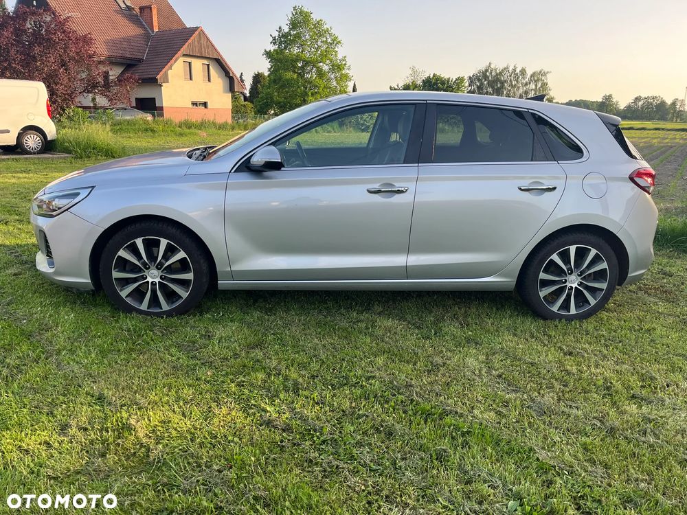 Hyundai i30 1.6 D Premiere Luxury DCT - 3