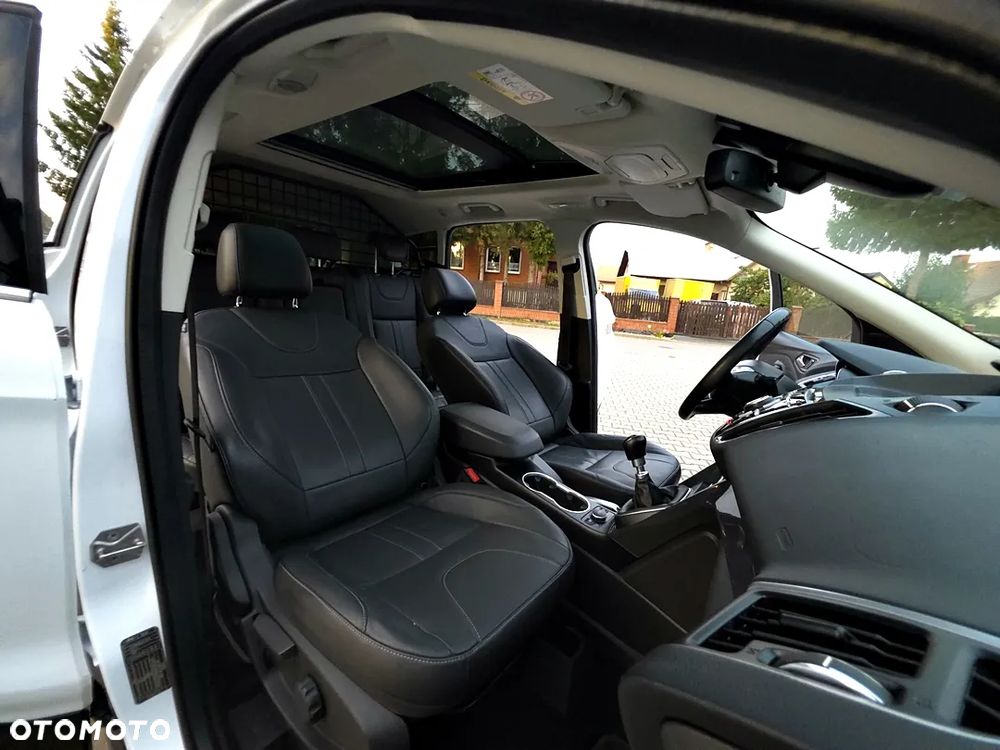 Ford Kuga 2.0 TDCi FWD Titanium Plus - 39