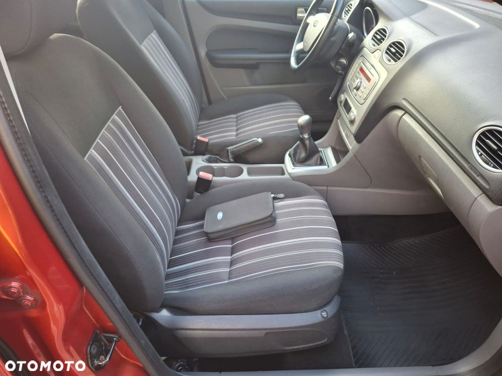 Ford Focus 1.6 16V Connection - 18