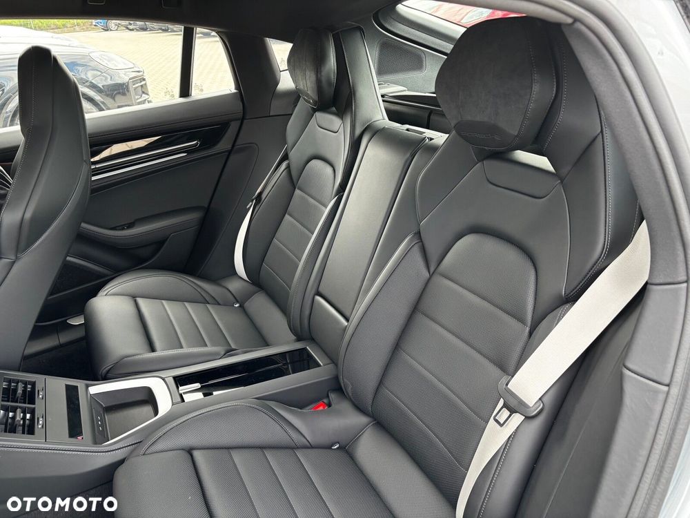 Porsche Panamera - 34