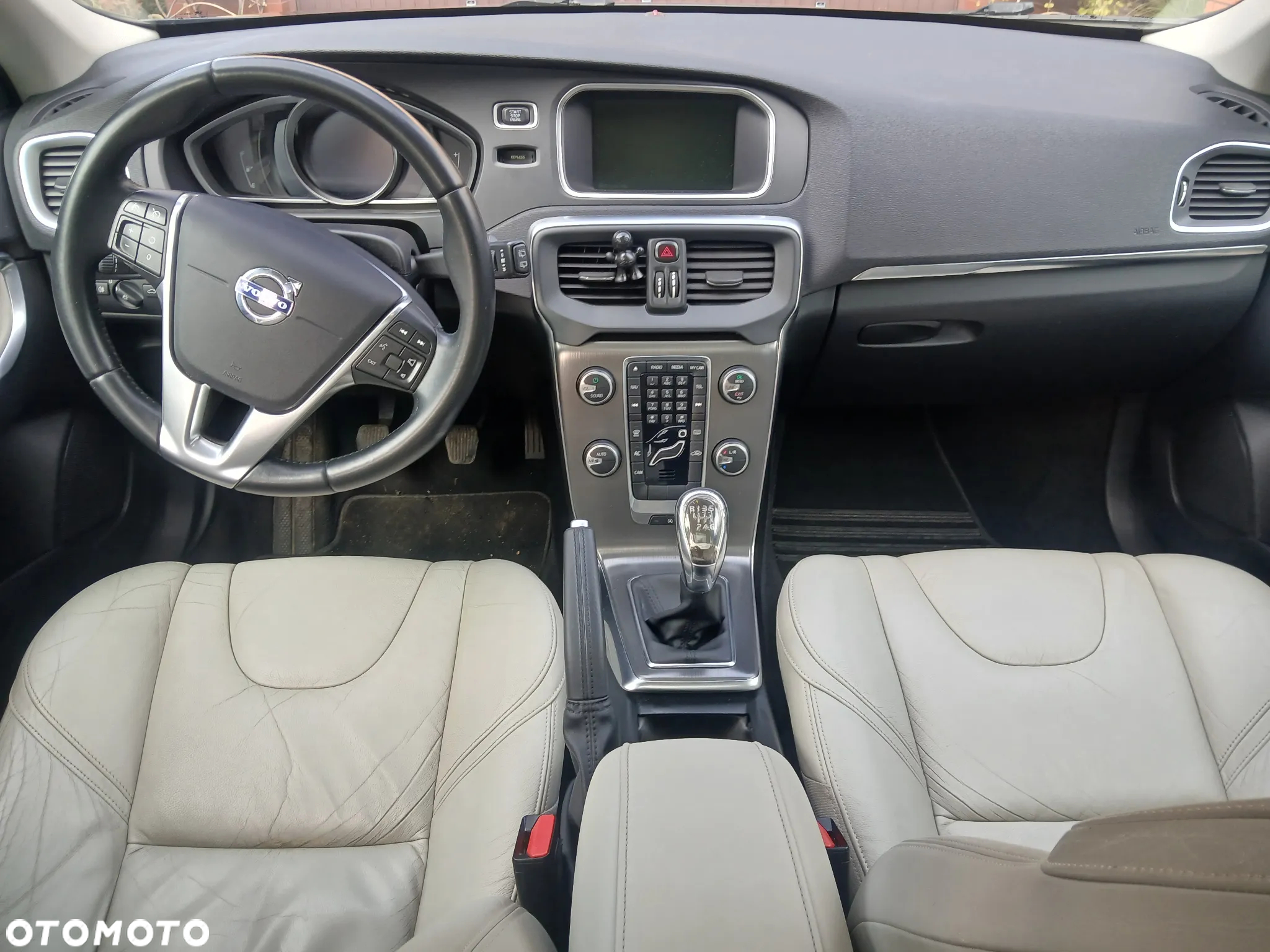 Volvo V40 D2 Summum - 13