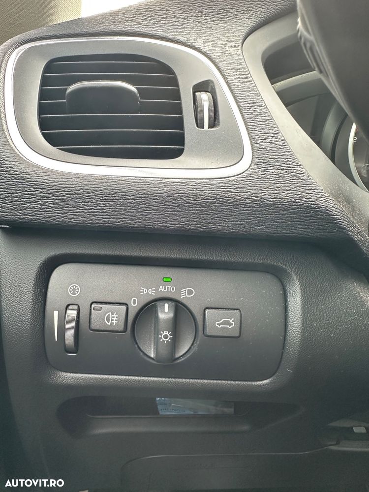 Volvo V40 D2 Aut. Summum - 12
