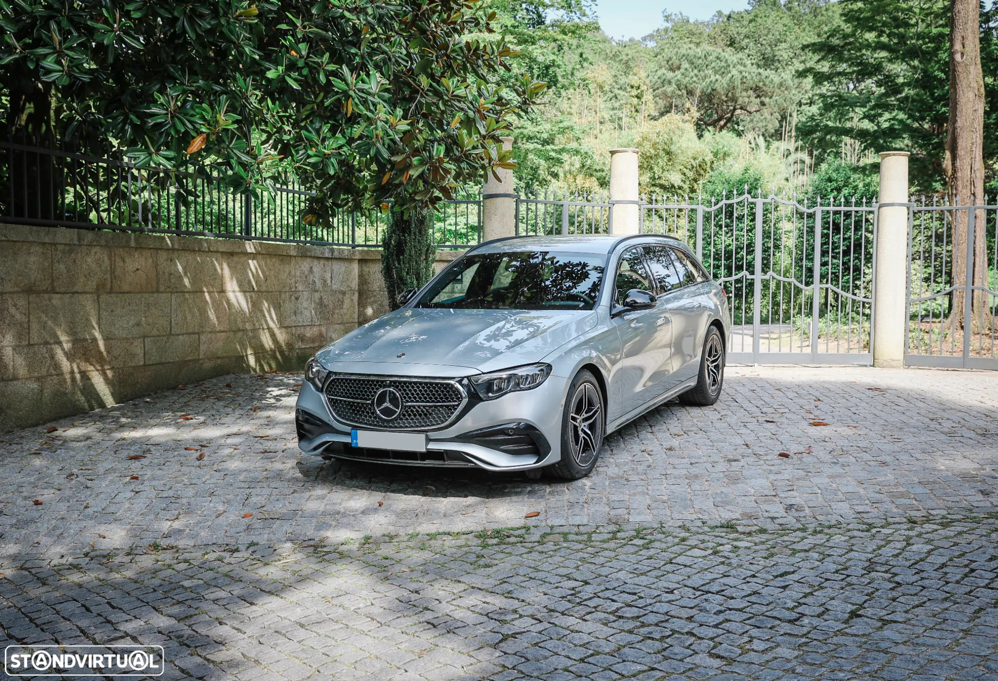 Mercedes-Benz E 300 e AMG Line - 33