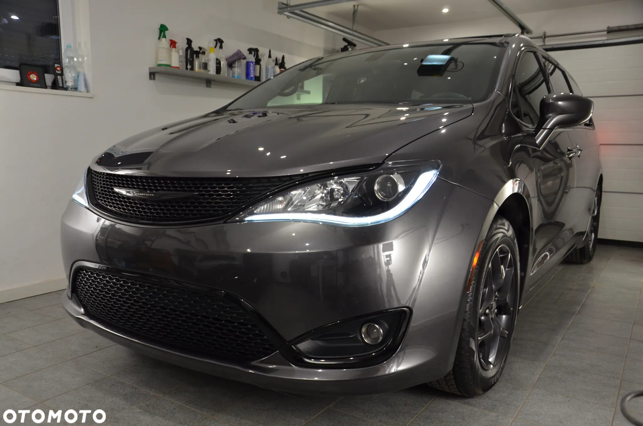 Chrysler Pacifica - 18