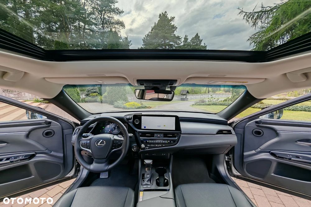 Lexus ES 300h Business Edition - 9