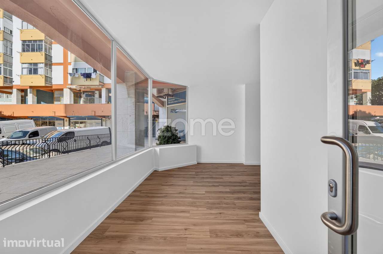 Loja 223 m² | Benfica | Totalmente Renovada