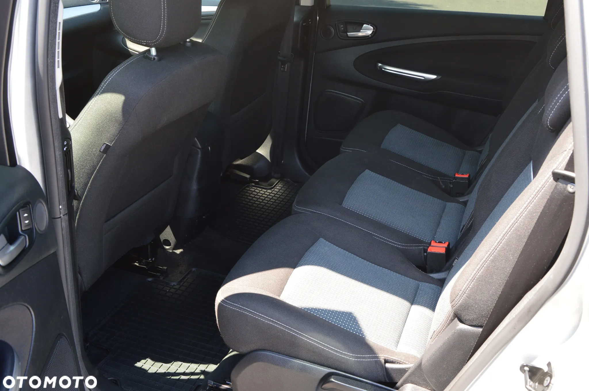 Ford S-Max - 7
