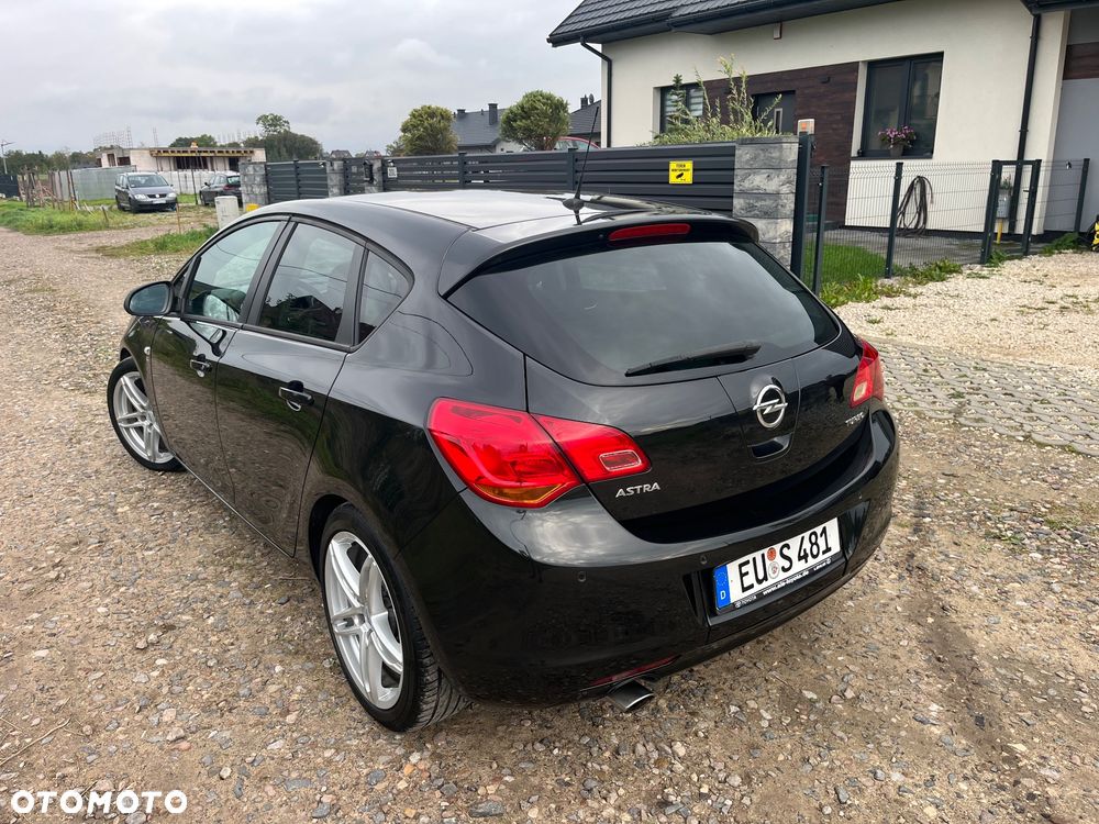Opel Astra 1.6 Turbo 150 Jahre - 18