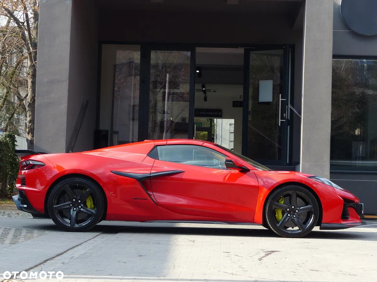 Chevrolet Corvette - 4