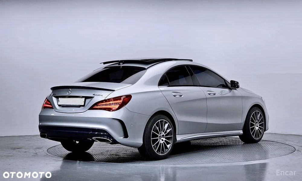 Mercedes-Benz CLA 250 4Matic 7G-DCT Sport - 3
