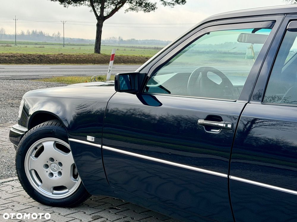 Mercedes-Benz W124 (1984-1993) - 26