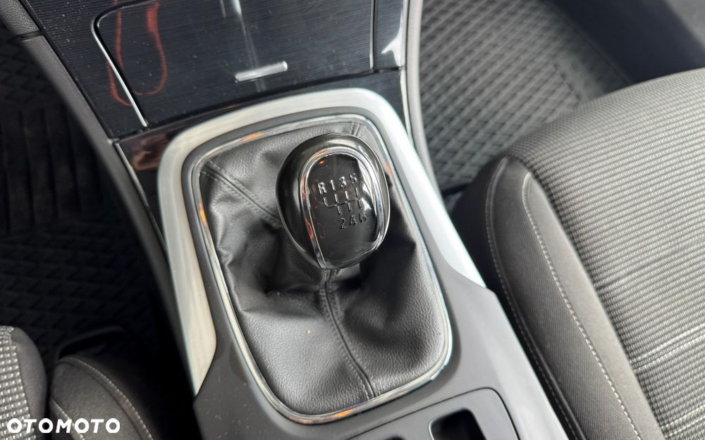 Opel Insignia - 29