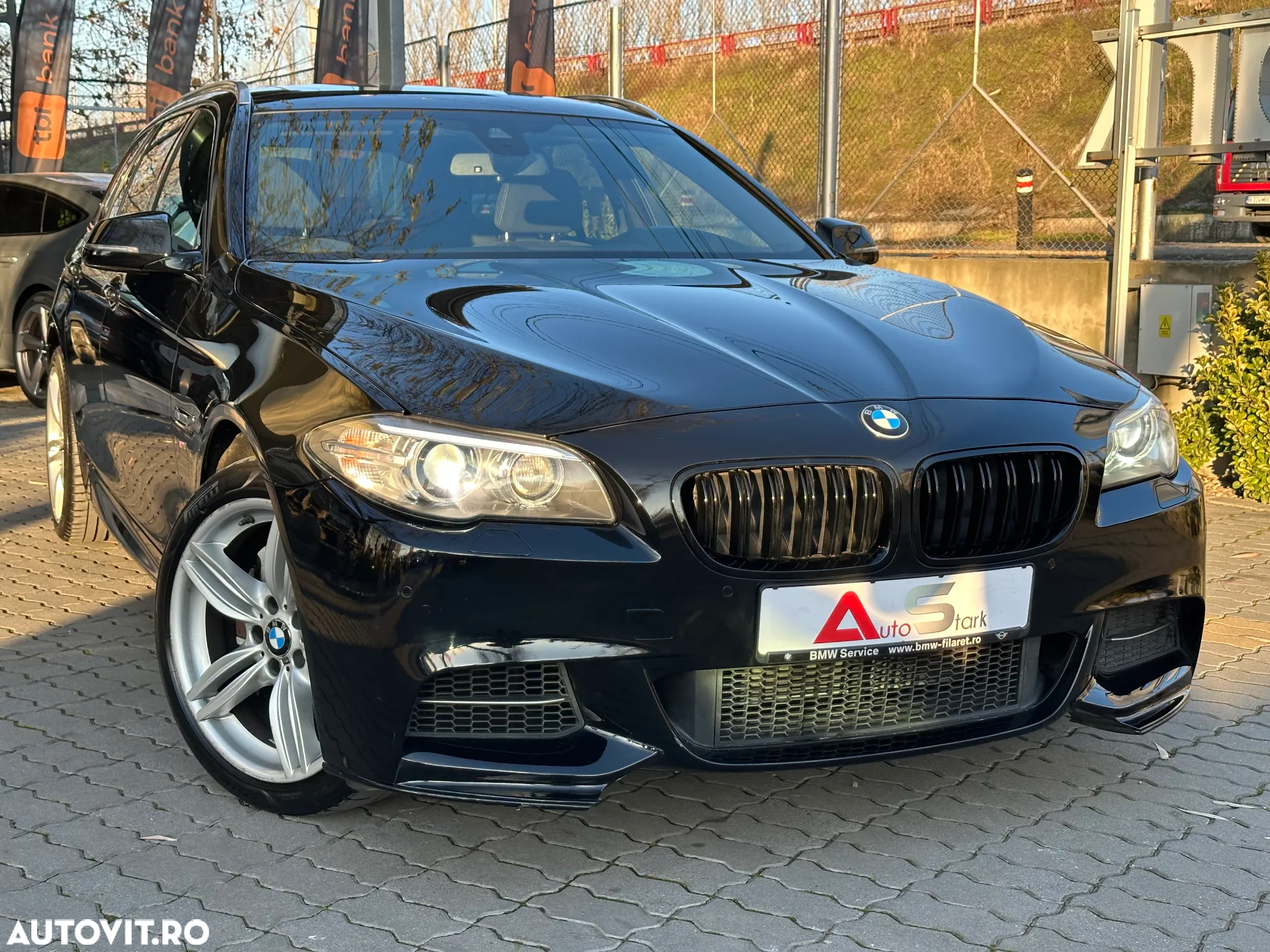 BMW Seria 5 535d xDrive Touring Sport-Aut. - 11