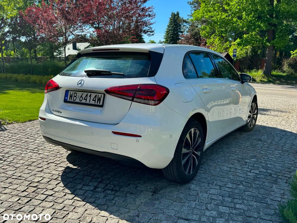 Mercedes-Benz Klasa A 250 E AMG Line 8G-DCT - 2