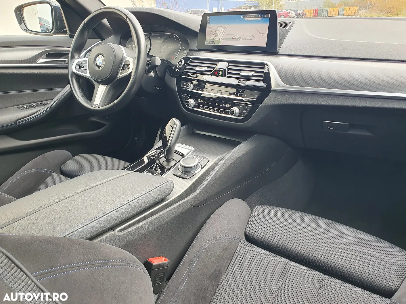 BMW Seria 5 530i xDrive AT MHEV - 16