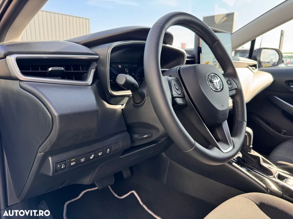 Toyota Corolla 1.8 HSD Business - 13