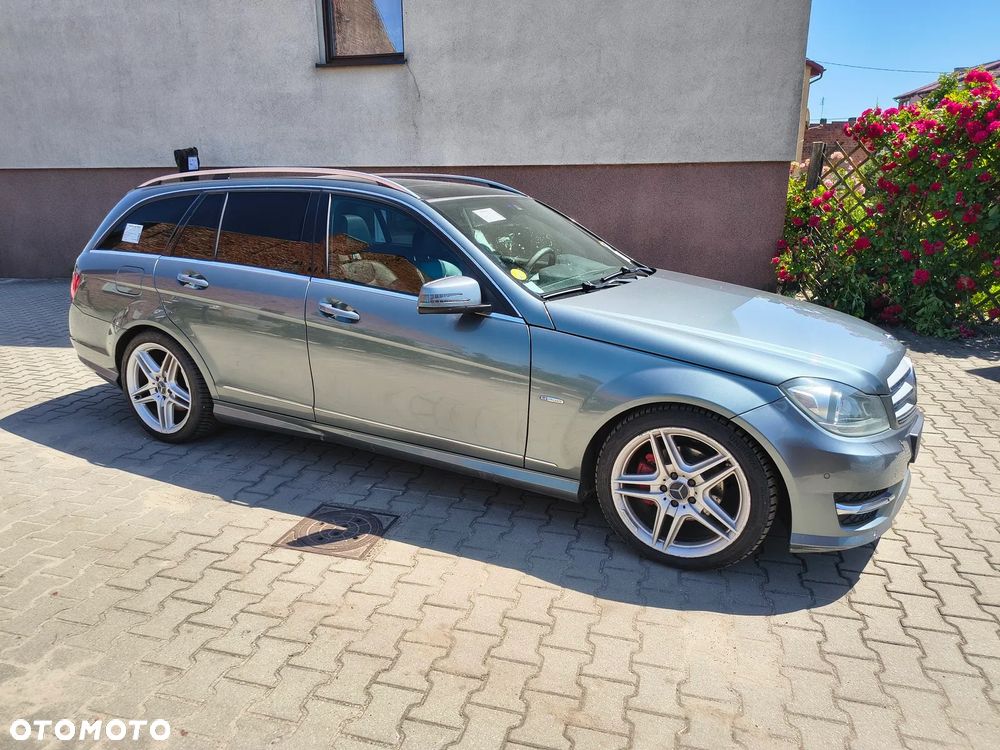 Mercedes-Benz Klasa C 220 (BlueTEC) d BlueEFFICIENCY Edition 7G-TRONIC Avantgarde - 4
