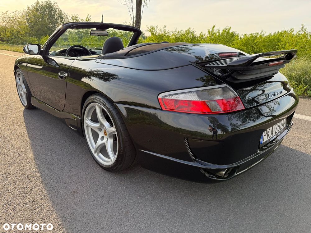 Porsche 911 Carrera - 4