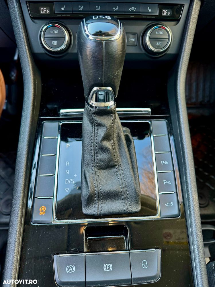 Skoda Superb 1.6 TDI DSG Ambition - 32