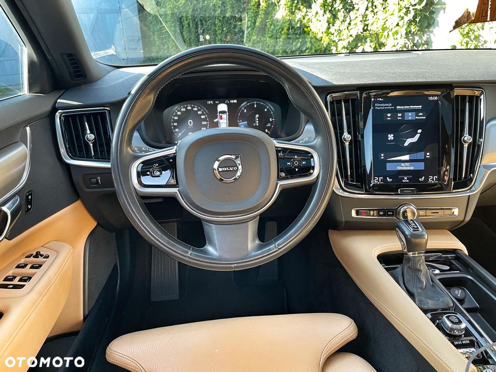 Volvo V90 D4 AWD Momentum - 11