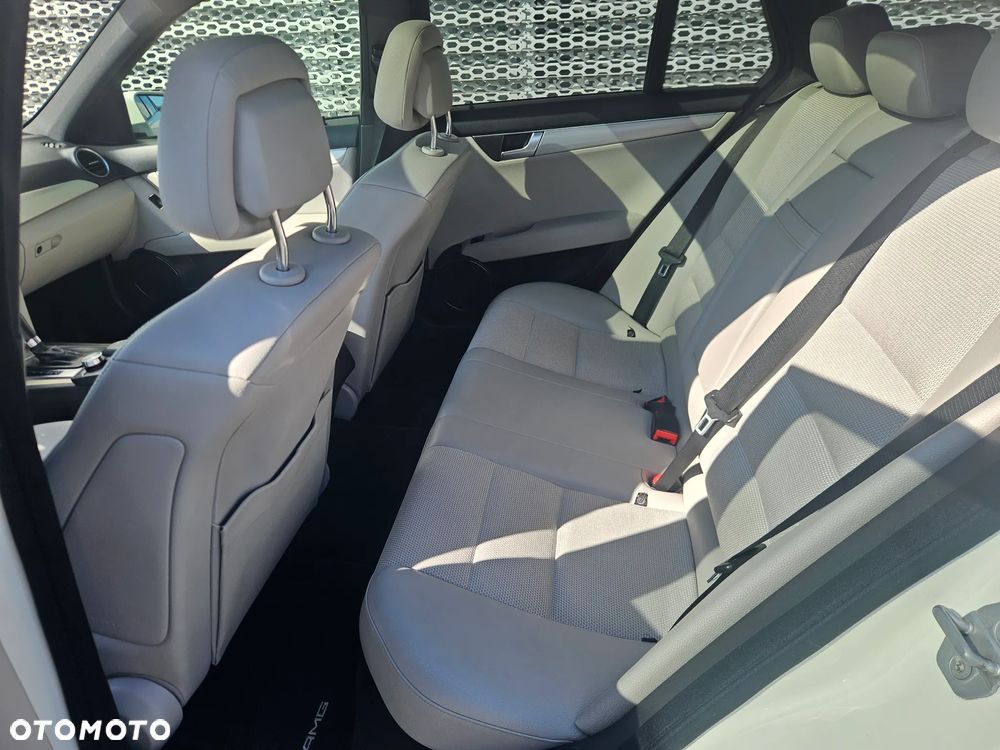 Mercedes-Benz Klasa C 250 CDI DPF 4Matic 7G-TRONIC BlueEFFICIENCY - 17