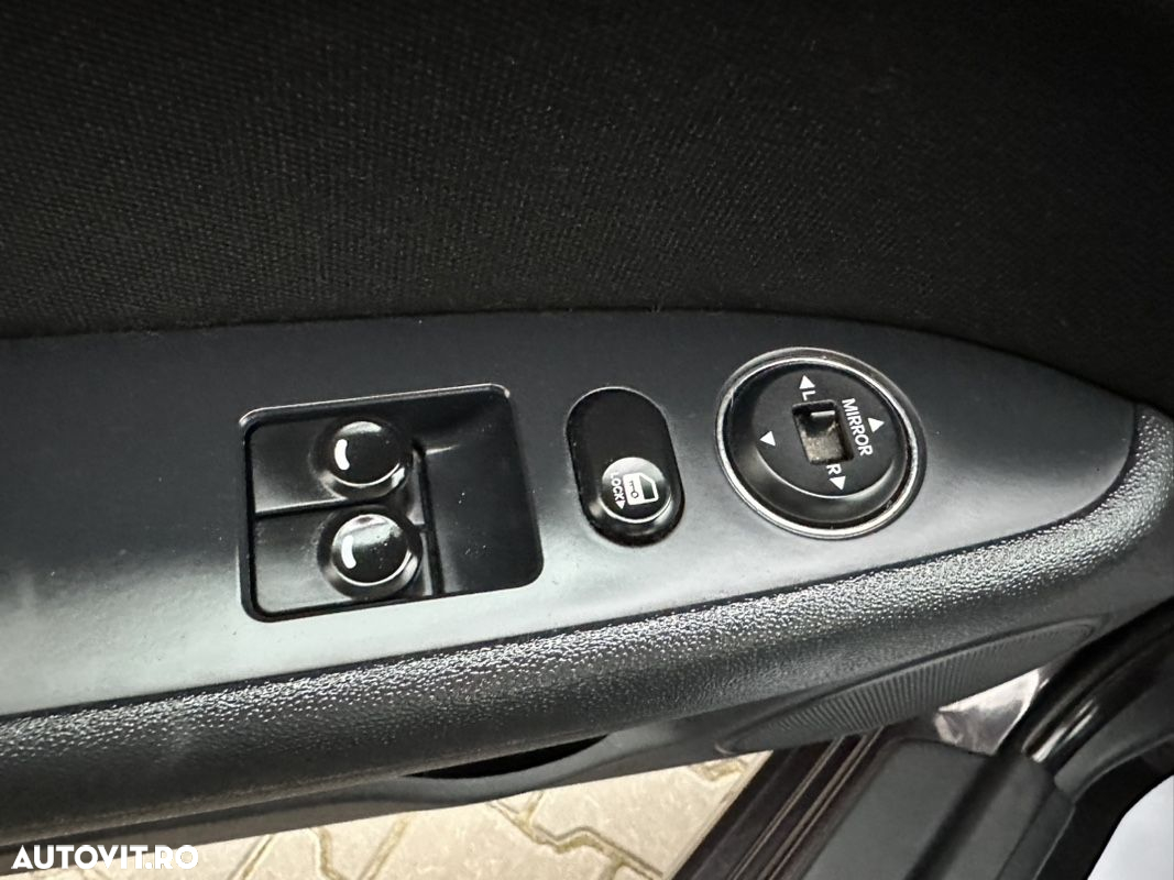 Hyundai i30 i30cw 1.6 blue Classic - 17