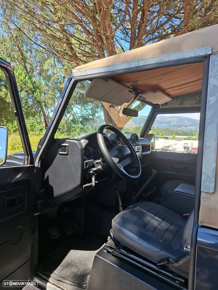 Land Rover Defender 90 2.2 CRD E - 18