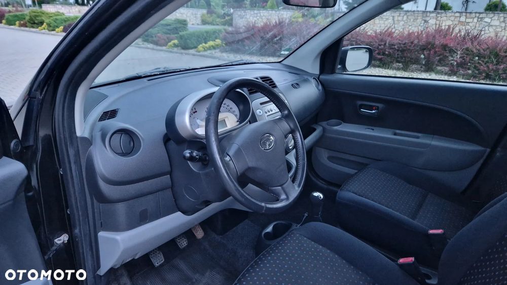 Daihatsu Sirion 1.3 - 19
