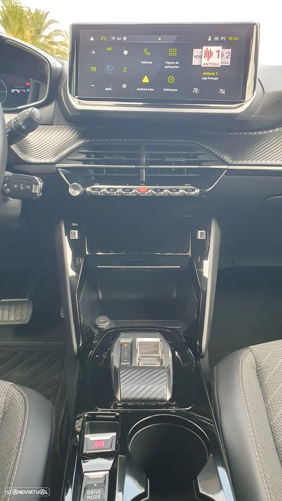 Peugeot 2008 Hybrid 145 e-DSC Allure - 30