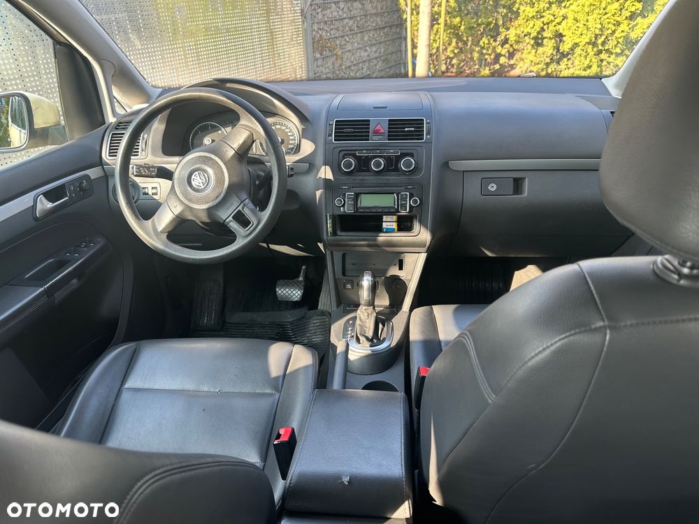 Volkswagen Touran 1.6 TDI DPF BlueMotion Technology DSG Highline - 11