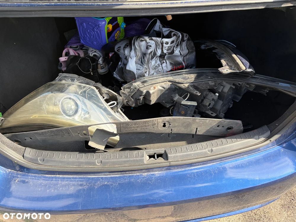 Toyota Avensis 1.8 Premium - 8