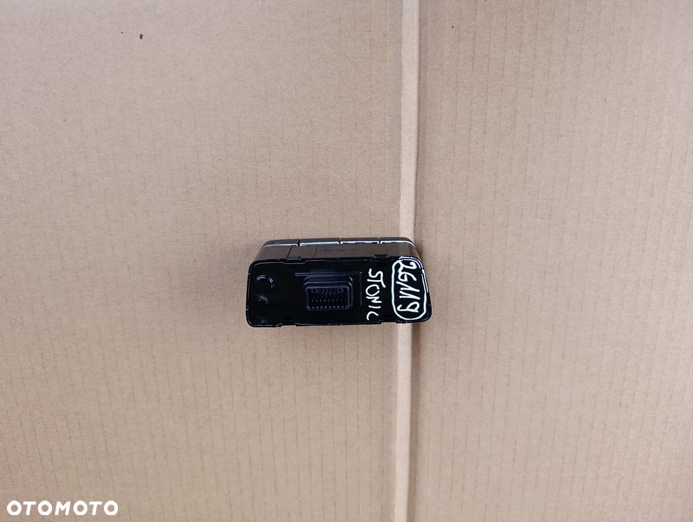 KIA STONIC PANEL PRZEŁĄCZNIK 93700-H8AM0 - 2