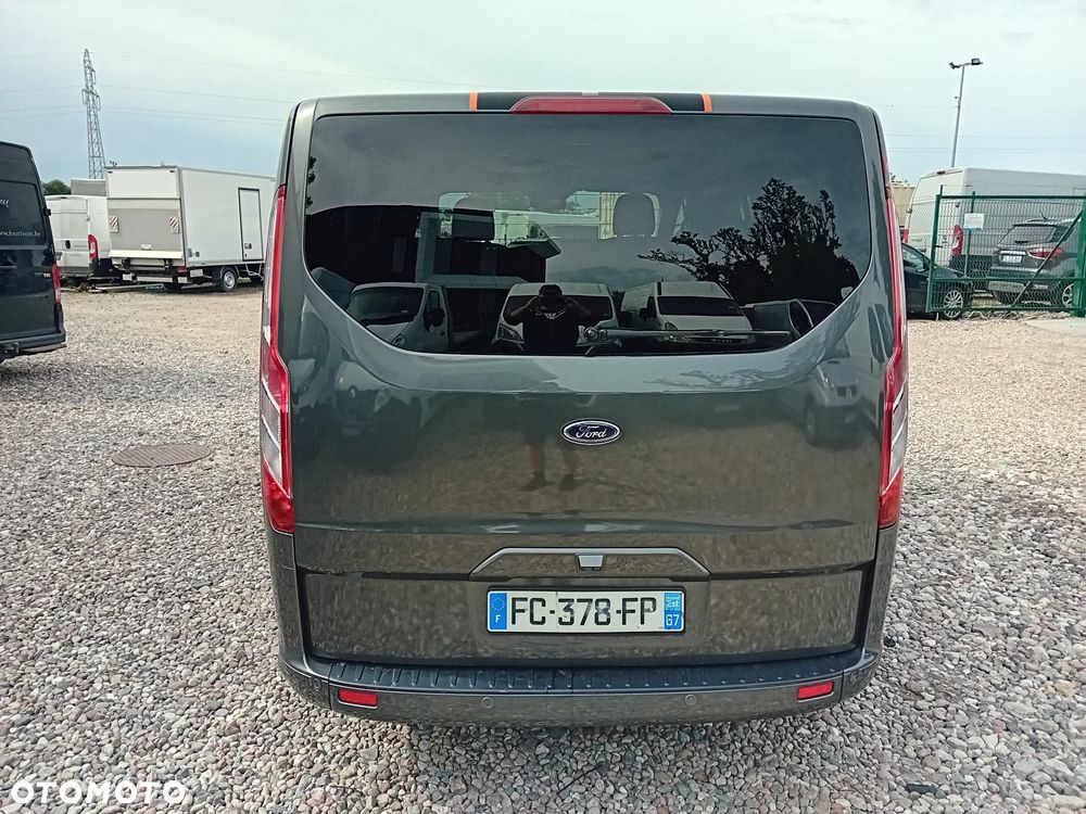 Ford Tourneo Custom - 6