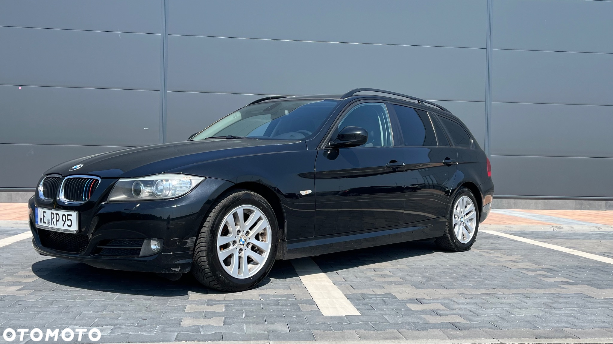 BMW Seria 3 320d DPF Touring - 14