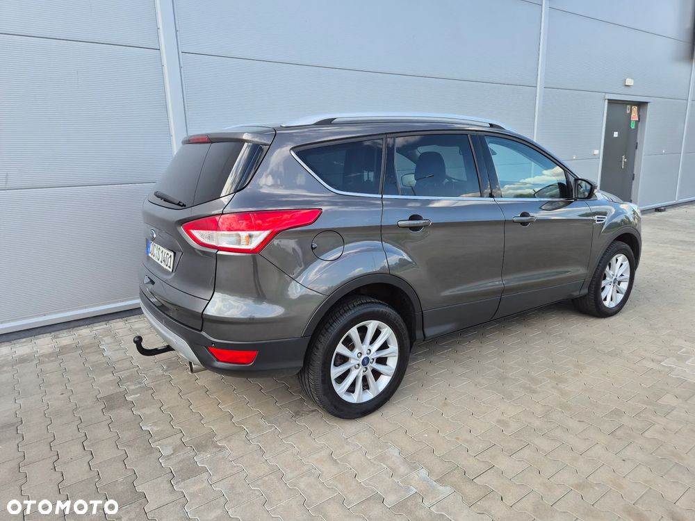 Ford Kuga 2.0 TDCi 2x4 Titanium - 8